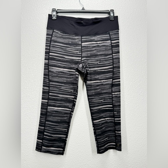 Betsey Johnson Pants - Betsy Johnson Performance Capri Leggings XL Black/Gray Mid Rise
